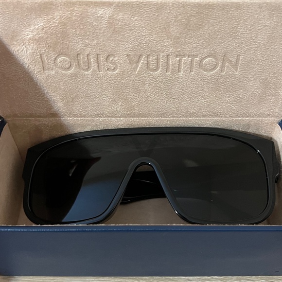 LOUIS VUITTON 1.1 Millionaires Sunglasses - Picture 10 of 14